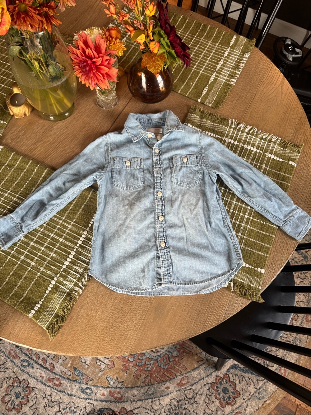 Crewcuts J Crew Kids Light Wash Chambray Button Up Shirt Size 4/5 GUC